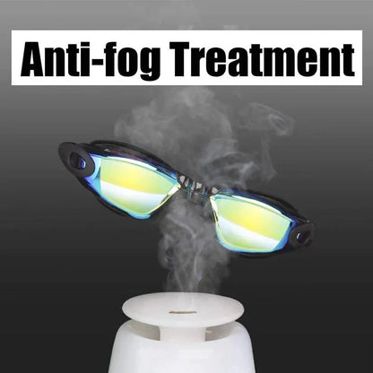 Démonstration du traitement anti-buée des lunettes de natation
